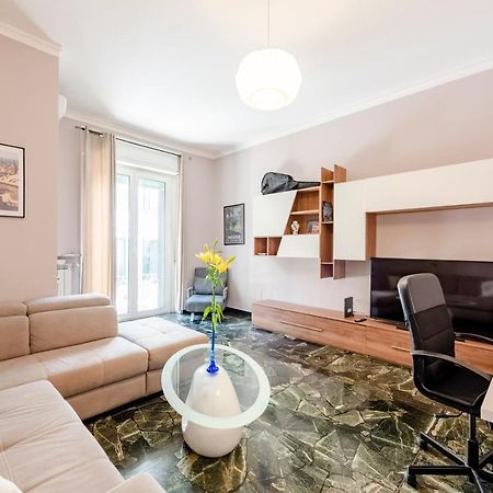 Joivy Cute Flat With Terrace Apartment Генуа Екстериор снимка